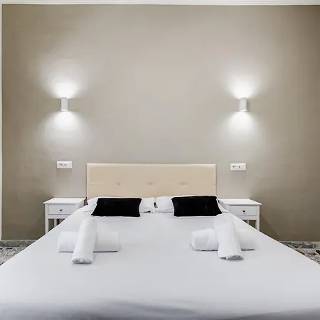 Vivilo Collection - San Vito View - 3 Bdr 2 Baths * Roma